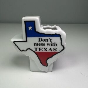 1980’s Don't Mess With Texas Ceramic Bud Vase 3D State Flag